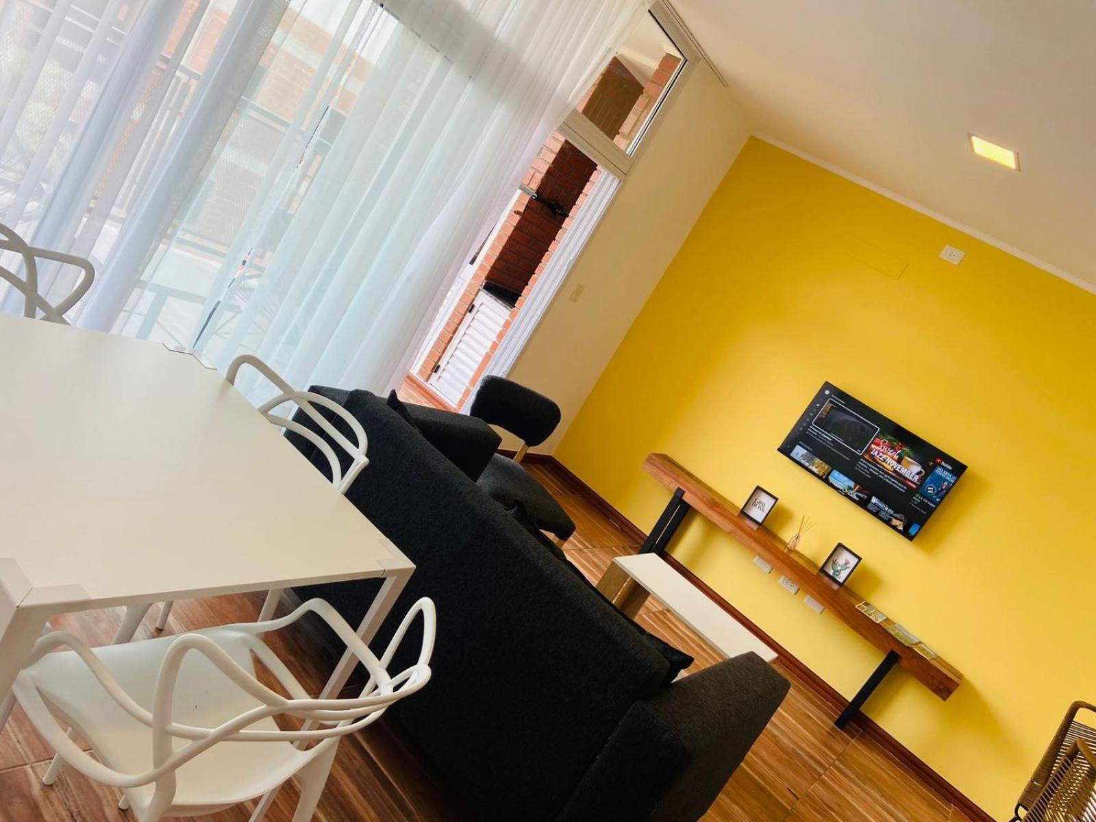 Amplio Y Calido Con Parrilla En El Balcon Apartment โปซาดัส ภายนอก รูปภาพ