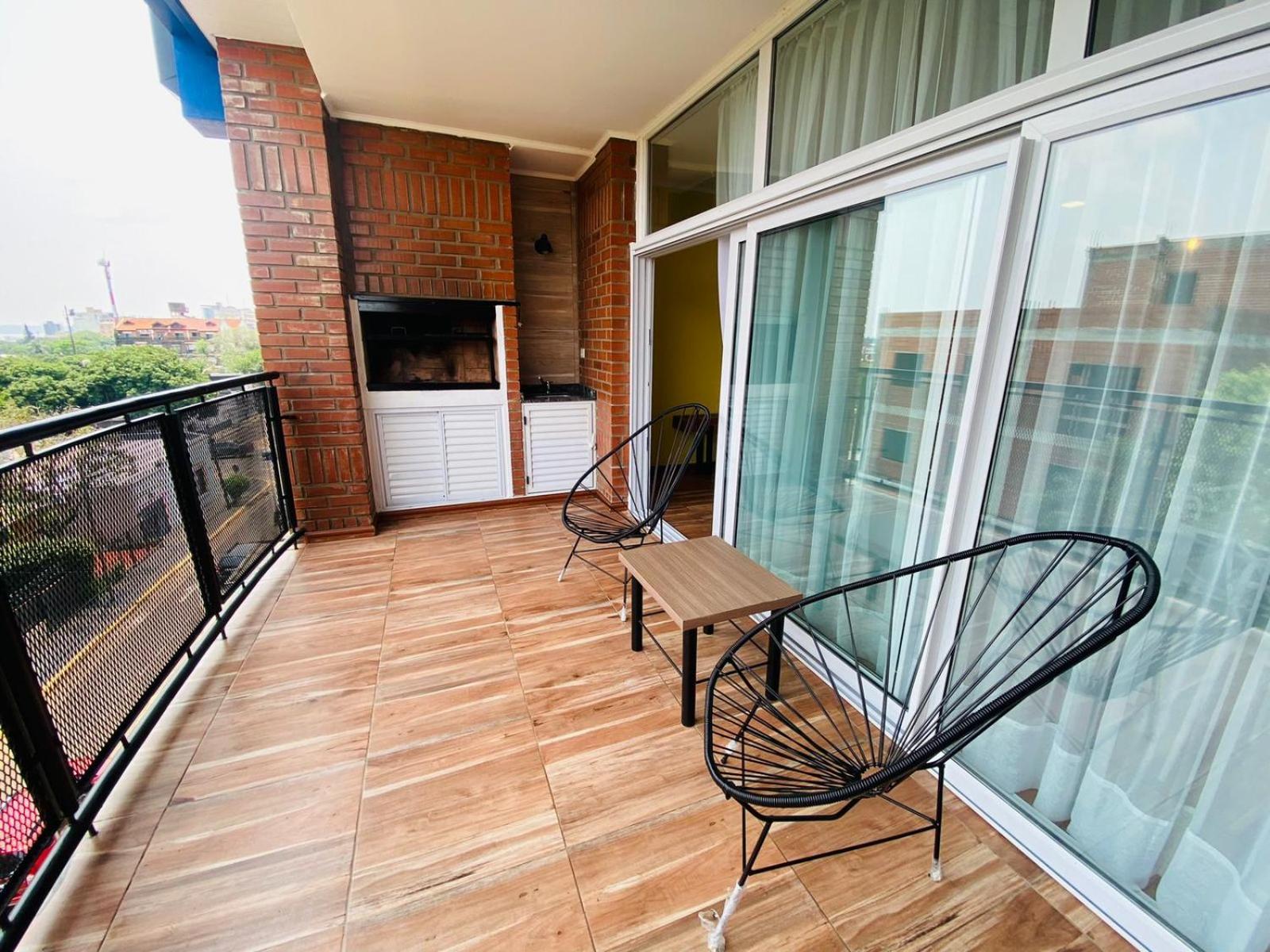 Amplio Y Calido Con Parrilla En El Balcon Apartment โปซาดัส ภายนอก รูปภาพ